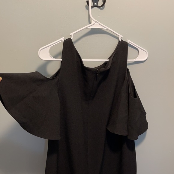 Chelsea28 ‘Peek-A-Boo’ Cold Shoulder Dress - Picture 6 of 6